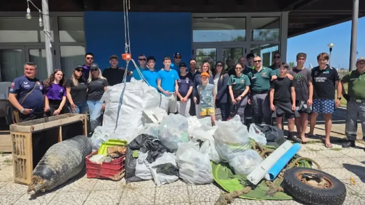 Pulizia della spiaggia di Termoli — foto 1 - Congeav Sezione Trivento